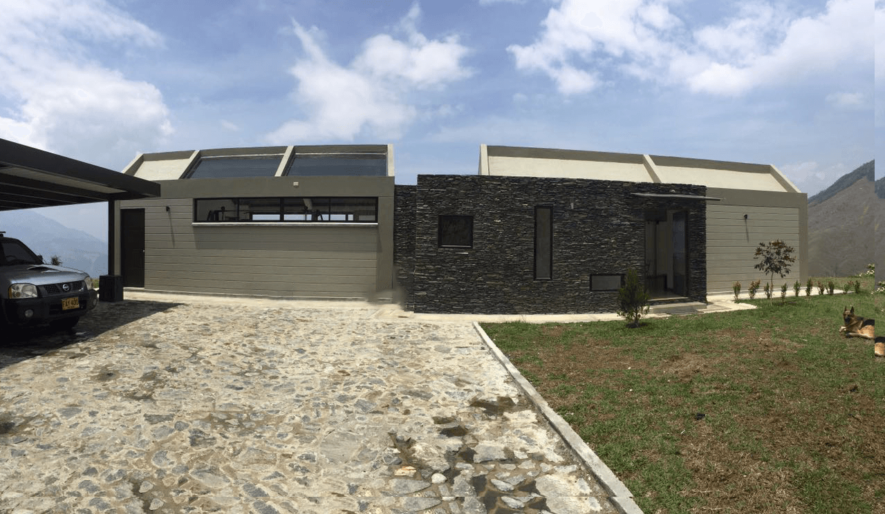 Construccion de casa de lujo en Llanogrande — costos ocultos de contratista informal